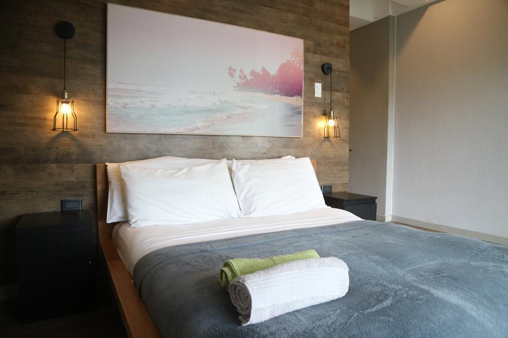 Luxeview Hotel Balabag  Buitenkant foto