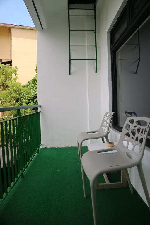 Luxeview Hotel Balabag  Buitenkant foto