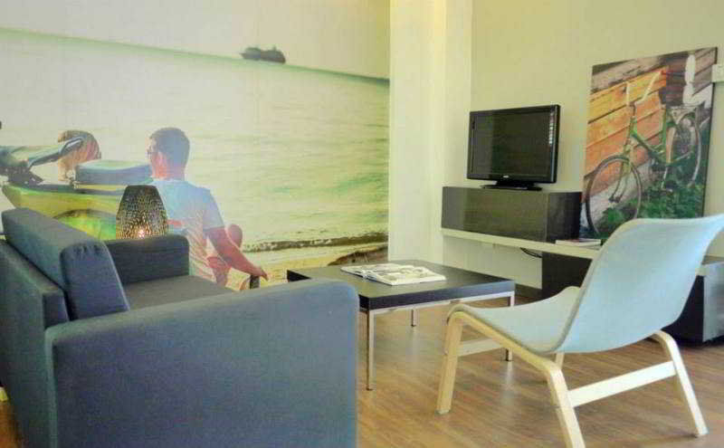 Luxeview Hotel Balabag  Buitenkant foto