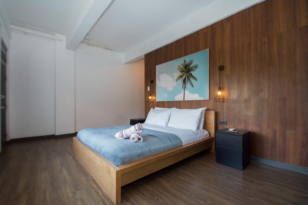 Luxeview Hotel Balabag  Buitenkant foto