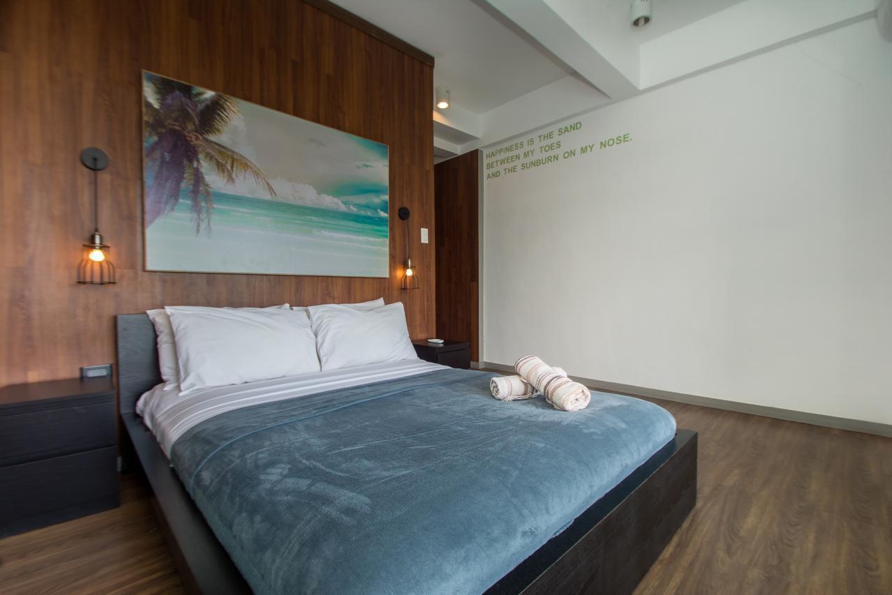 Luxeview Hotel Balabag  Buitenkant foto