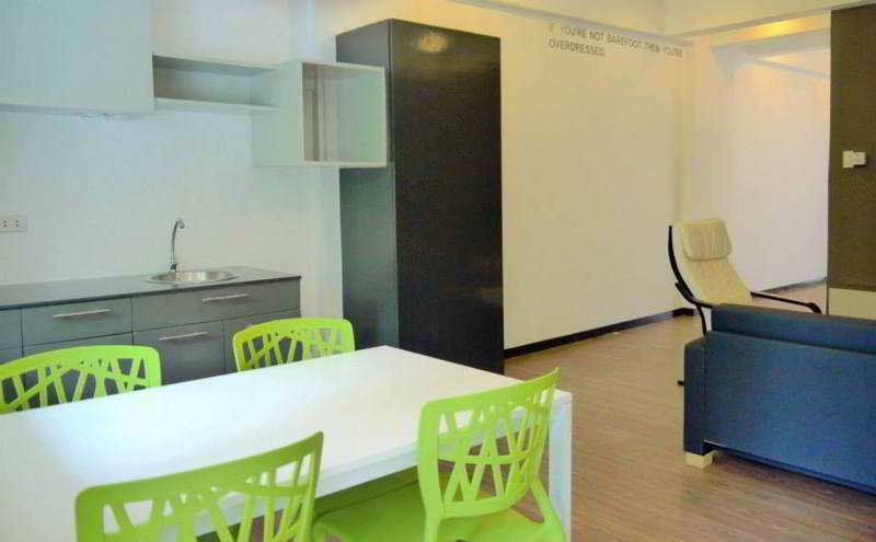 Luxeview Hotel Balabag  Buitenkant foto