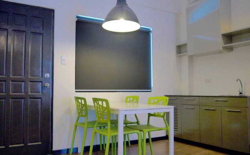 Luxeview Hotel Balabag  Buitenkant foto