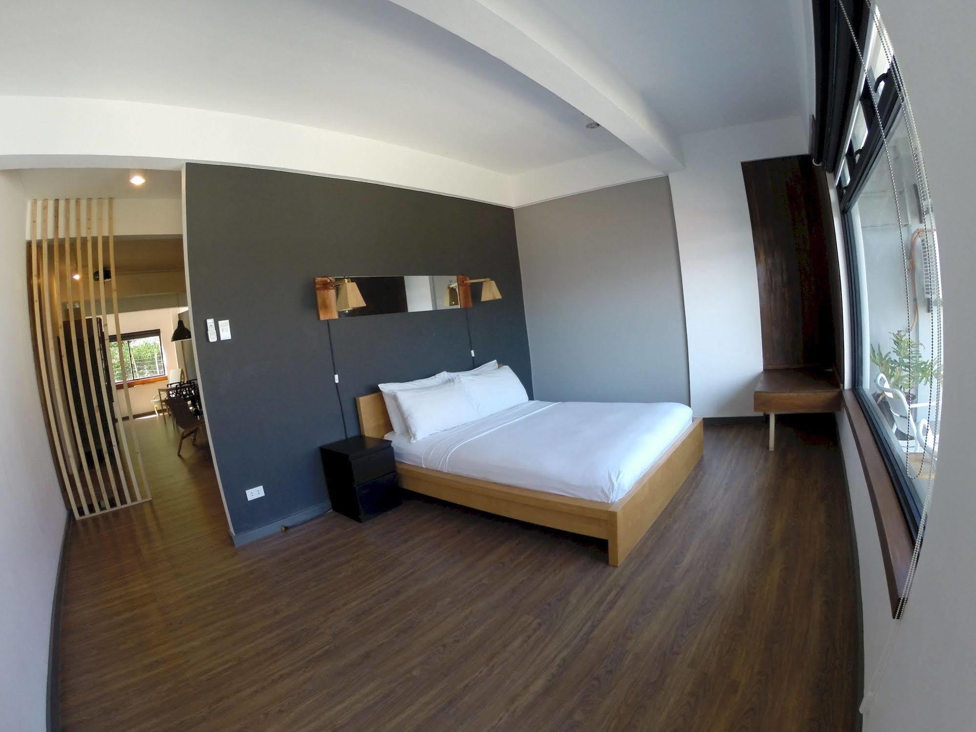 Luxeview Hotel Balabag  Buitenkant foto