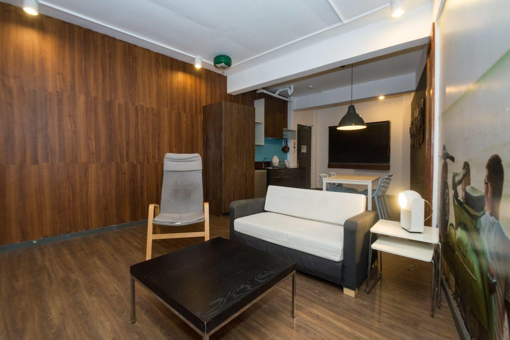 Luxeview Hotel Balabag  Buitenkant foto